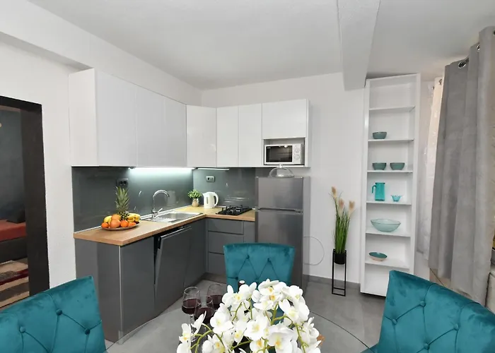 Mit Terrasse By Interhome